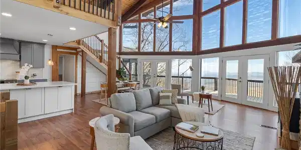 1975 Ridgeview Drive