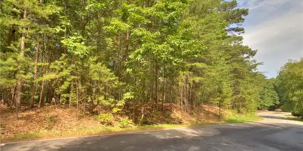 2902 Meadowbrook Ridge