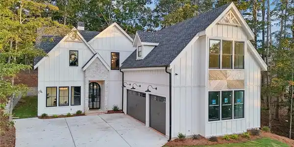 7540 Crestline Drive