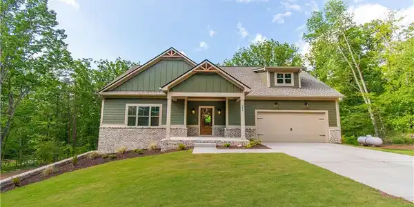 386 Mulberry Circle