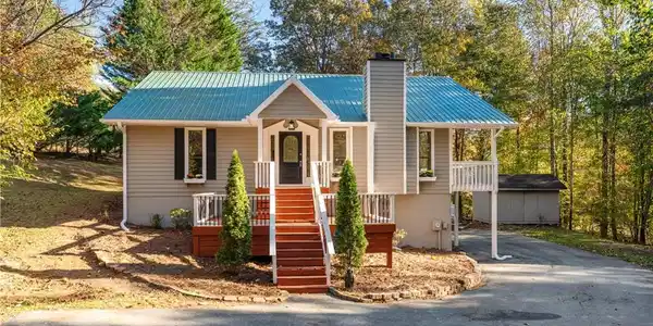 75 Skunk Hollow Road