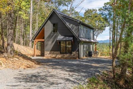 110 Red Oak Trail