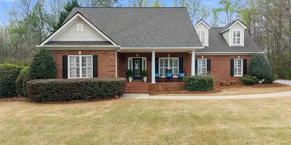6595 Pond View Court