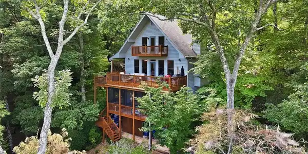 676 Alpine Drive