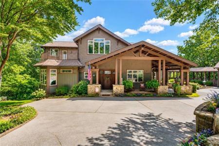 52 Waterside Drive SE