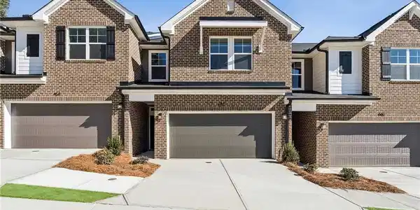 450 Laurelwood Lane