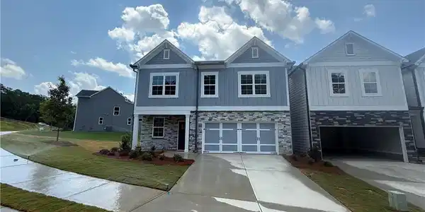 341 Lakeside Court