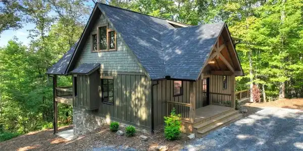 201 Plantation Lane