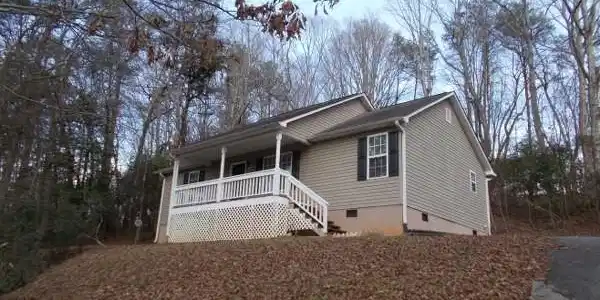 124 Tradewinds Road