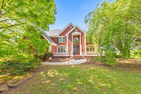 988 Hunters Ridge