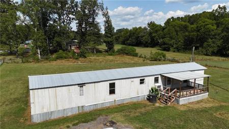 21 Clubhouse Drive NE