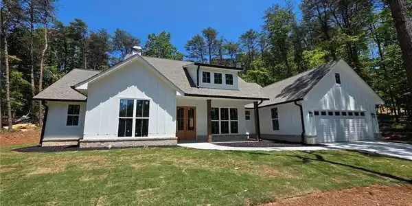 352 Oak Trace W