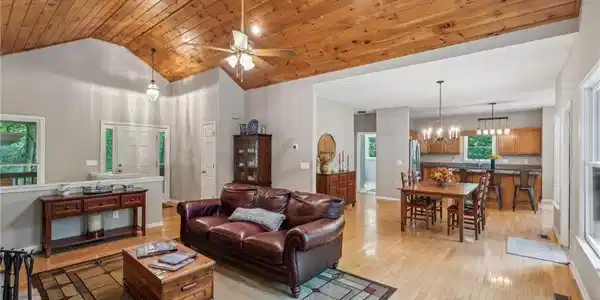 339 Hickory Trail Trail
