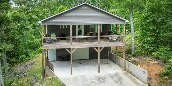 2801 Henderson Mountain Road