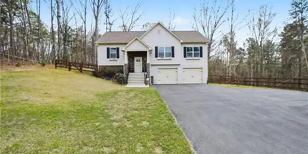 115 W Woods Drive