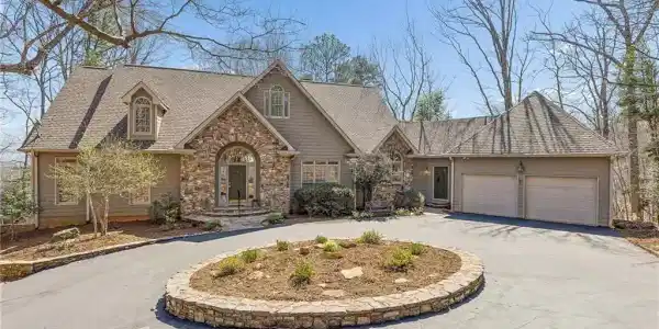 19 Summit Drive E