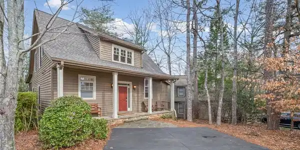 137 Chestnut Knoll Court