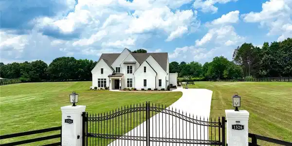 1526 Clover Lane