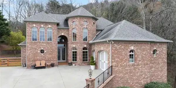777 Oak Pointe Drive