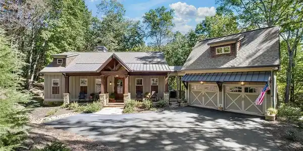 125 Woodpecker Way