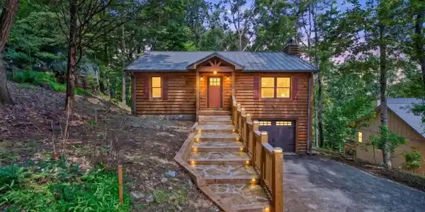 986 Mountain Oak Road