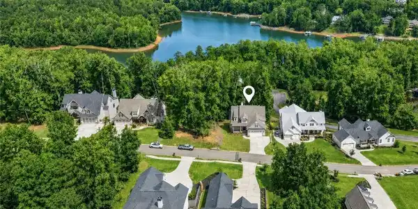 7465 Crestline