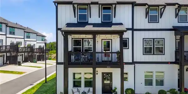 824 Mackay Creek
