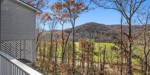 2226 Layson Road
