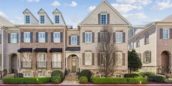 2362 SAINT DAVIDS Square NW Unit 4