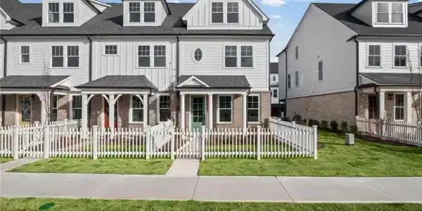 212 Village Overlook Unit J4