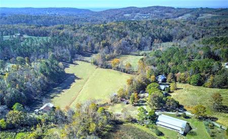 715 E Cochran Road SE