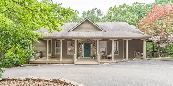 185 Crested Fern Lane
