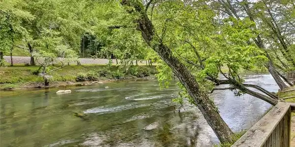101 MOONSHINE MOUNTAIN Road