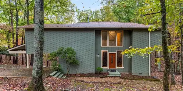102 Jack Pine Court