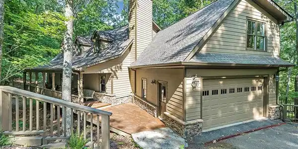 11 Poplar Circle