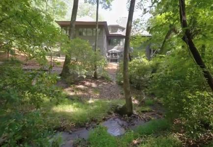 220 Wake Robin Drive