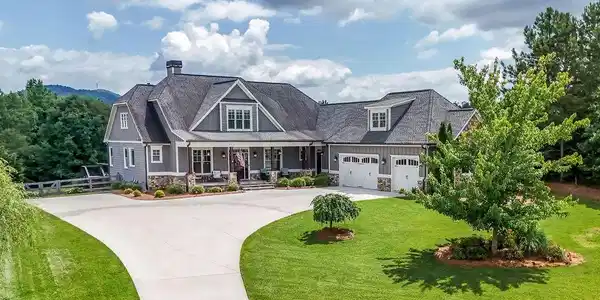 93 Village Ridge