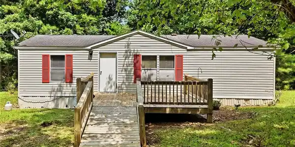 1310 Davis Road W