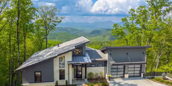 377 Charmont Drive, Tiger GA 30576