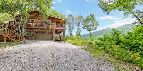2956 Betty's Creek Road, Rabun Gap GA 30568