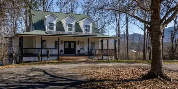 652 Frank Black Road, Cleveland GA 30528