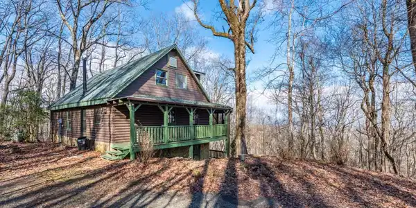 168 Burnt Mountain Cove Road, Jasper GA 30143
