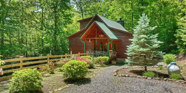 101 Overlook Road, Blue Ridge GA 30513