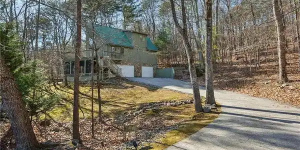 106 Lakewood Drive