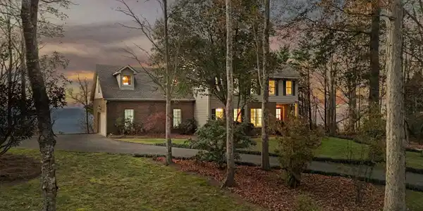 141 Brow Lake Road, Lookout Mountain GA 30750