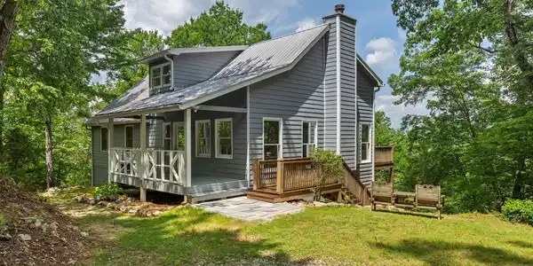 832 Round Top Drive, Clayton GA 30525