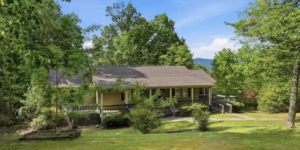 592 Potomac Drive, Tiger GA 30576