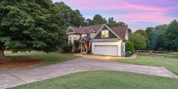 1350 Hendon Road, Woodstock GA 30188