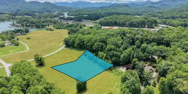 1404 Holly Point Road, Hiawassee GA 30546