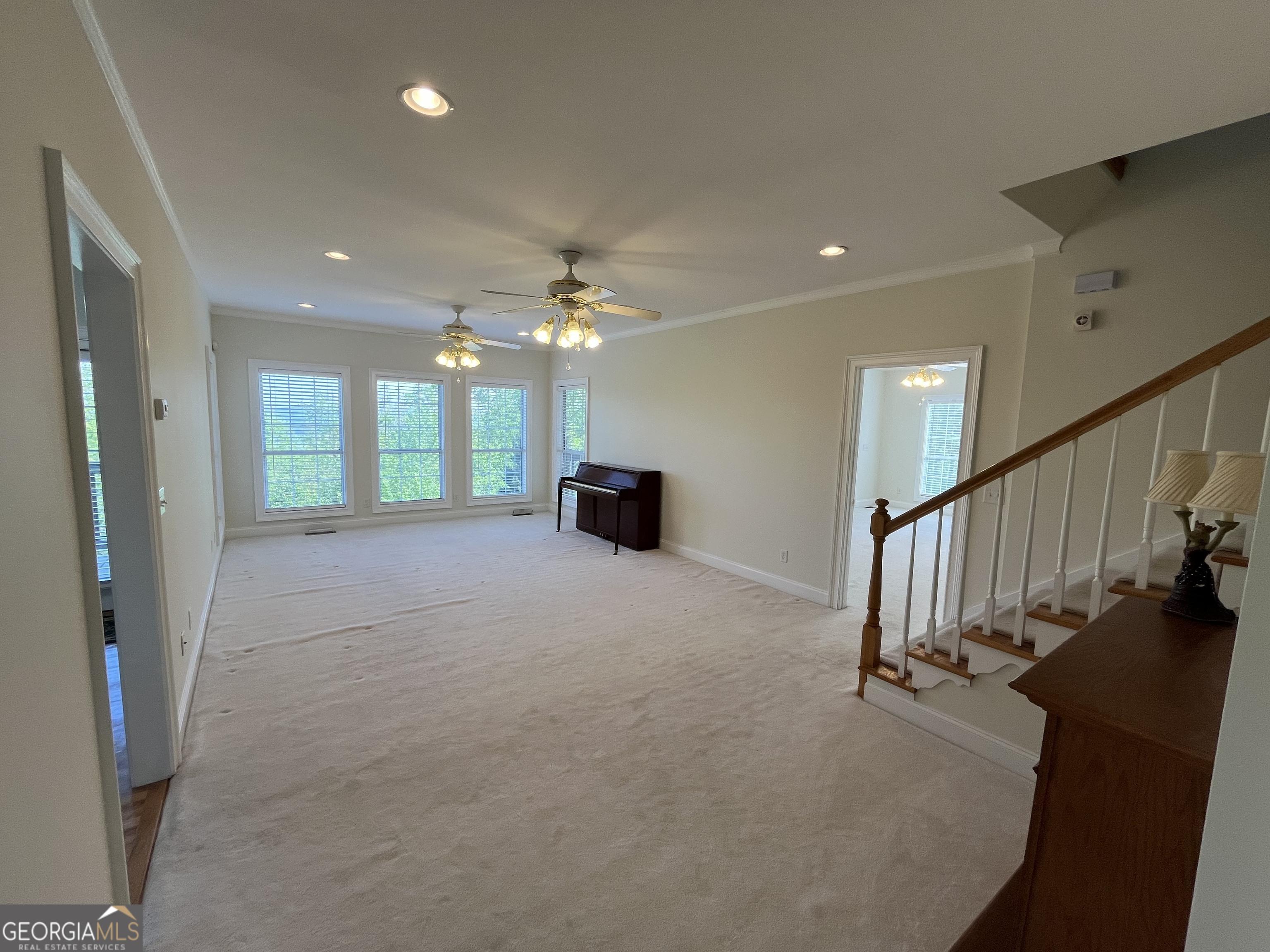 Image 4: living room 24'x14'